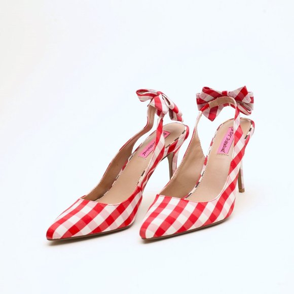 Betsey Johnson Shoes - New Betsey Johnson Ginger Slingback Pumps
